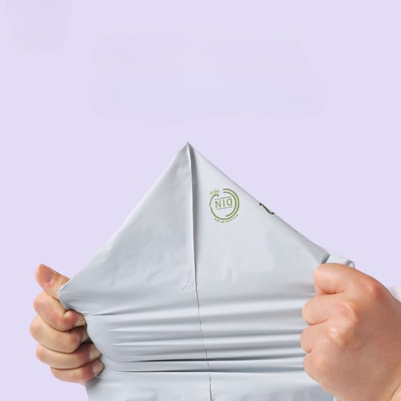 Low MOQ Custom Eco Mailers - White